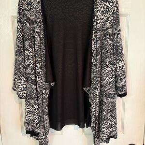 Women's Venezia-Milano Black and White Patterned Waterfall Design Jacket